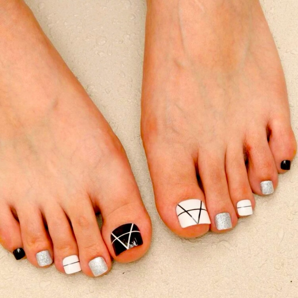 Press on nails